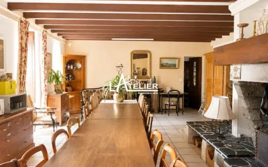 Maison À vendre  10 chambres 300 m²