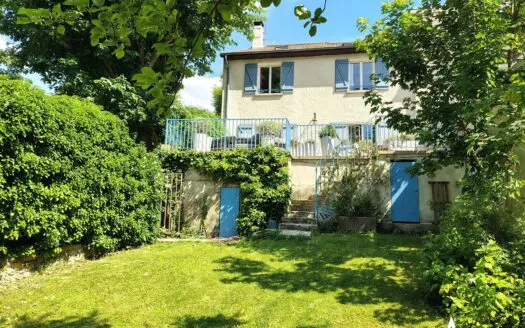 Maison À vendre  6 chambres 215 m²