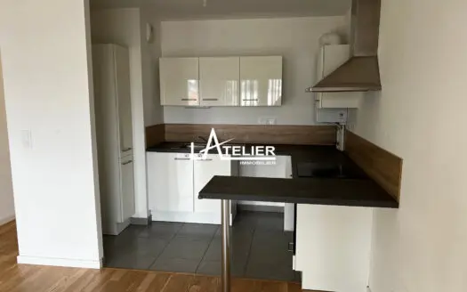 Appartement À louer  2 chambres 64 m²