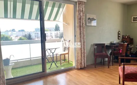 Appartement À vendre  2 chambres 81 m²