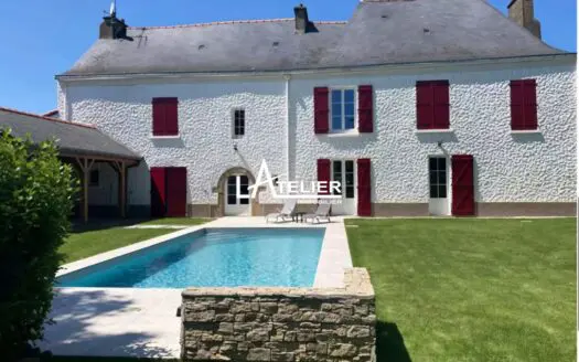 Maison À vendre  4 chambres 211 m²