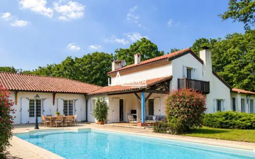 Maison À vendre  5 chambres 290 m²