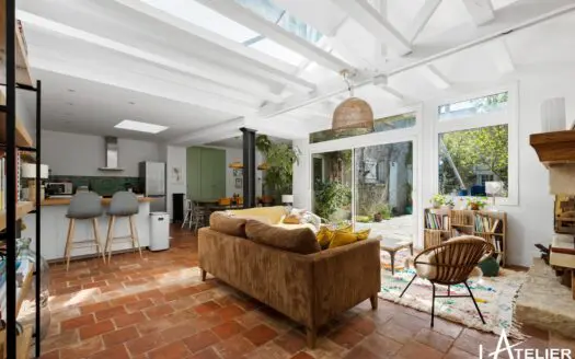 Maison À vendre  7 chambres 258 m²