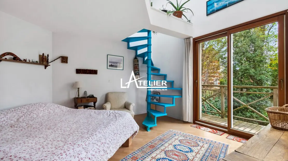 Maison 6 pièces 500 m² · à Eur · 500 m² · 1 300 000 €