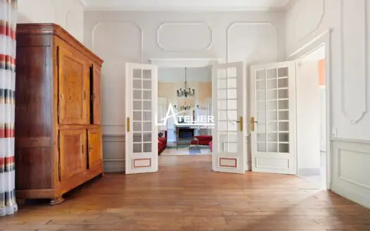 Maison À vendre  8 chambres 290 m²