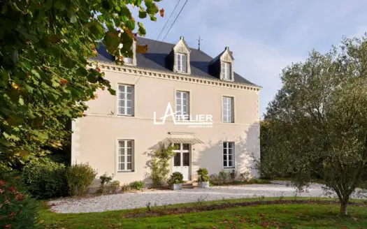 Maison À vendre  8 chambres 290 m²