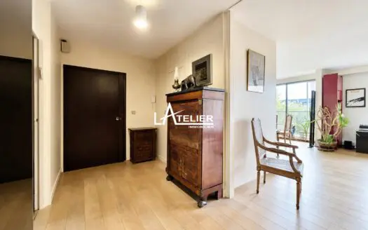 Appartement À vendre  3 chambres 114 m²