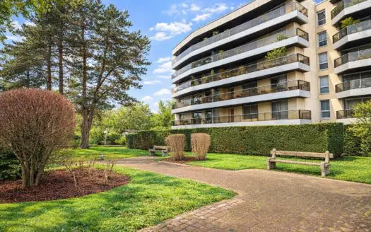 Appartement À vendre  3 chambres 117 m²
