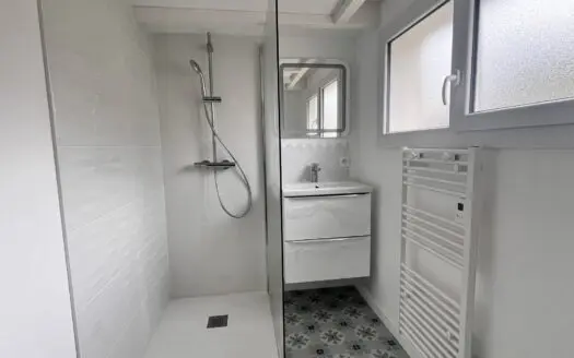 Appartement À vendre  3 chambres 76 m²
