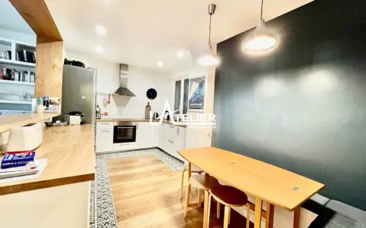 Appartement À vendre  4 chambres 145 m²