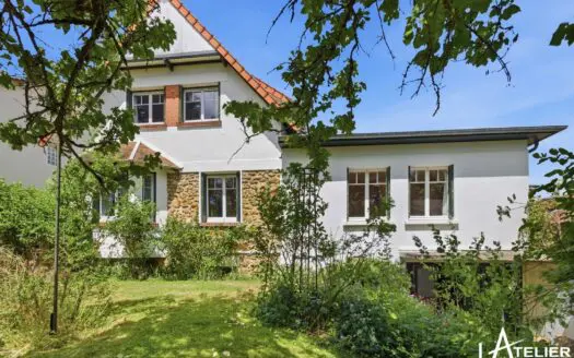 Maison À vendre  4 chambres 135 m²