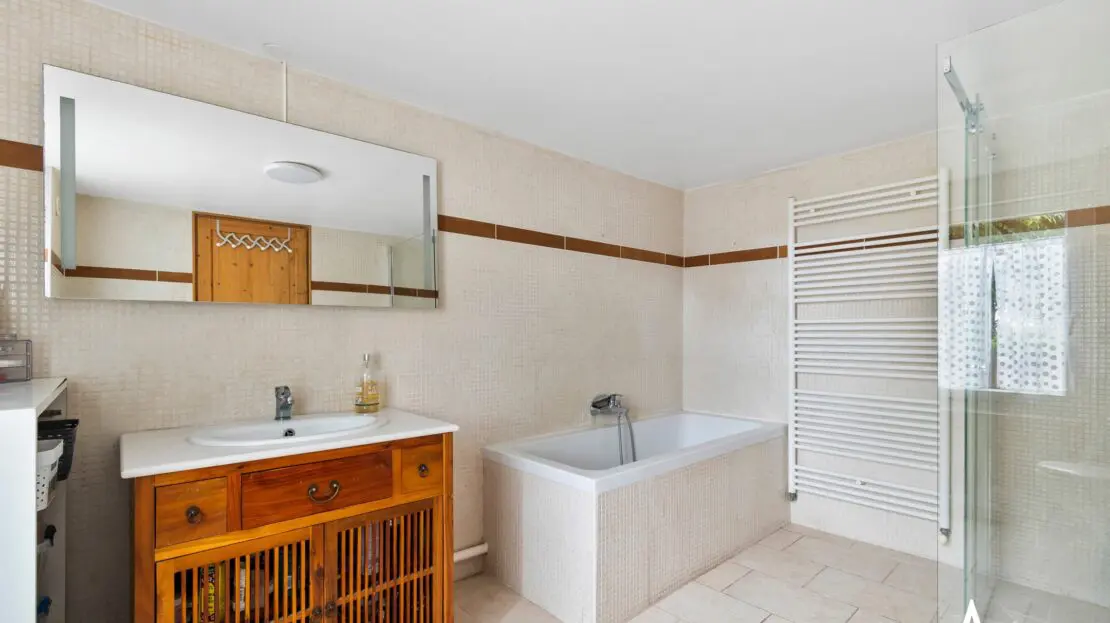Maison 5 pièces 395 m² · à Eur · 395 m² · 699 000 €