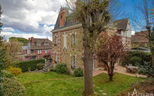Maison À vendre  5 chambres 195 m²