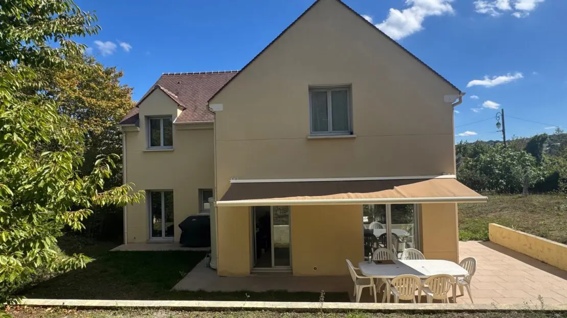 Maison 6 pièces 196 m² · à Eur · 196 m² · 1 000 000 €