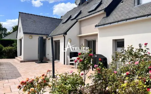 Maison À vendre  5 chambres 233 m²