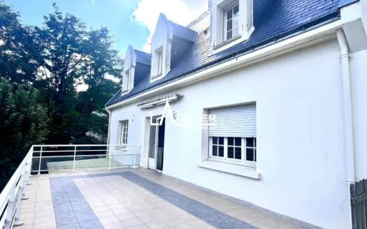 Maison À vendre  9 chambres 224 m²