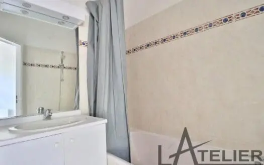 Appartement à louer, 2 pièces, 47 m²