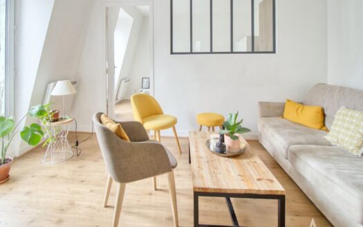 Deux pièces tout en lumière et douceur