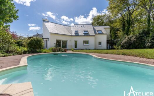 SAUTRON bourg – Contemporaine spacieuse, 5ch, bureau, piscine
