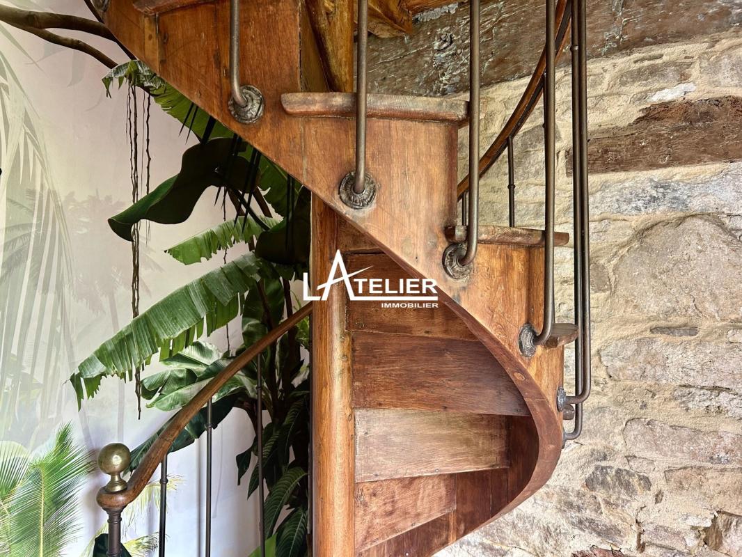 Maison 8 pièces 183 m² · à Saint-Étienne-de-Montluc · 183 m² · 549 000 €