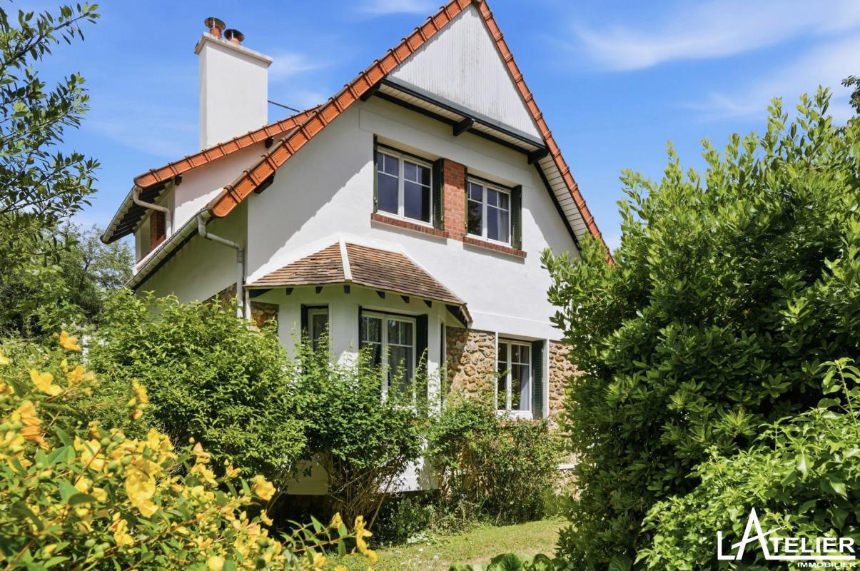 Maison 7 pièces 135 m² · à Saint-Germain-en-Laye · 135 m² · 880 000 €