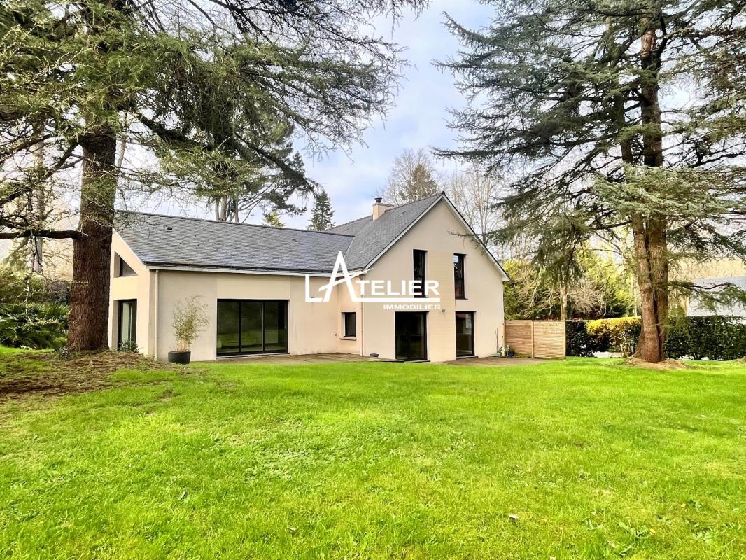 Maison 8 pièces 230 m² · à Sautron · 230 m² · 749 000 €