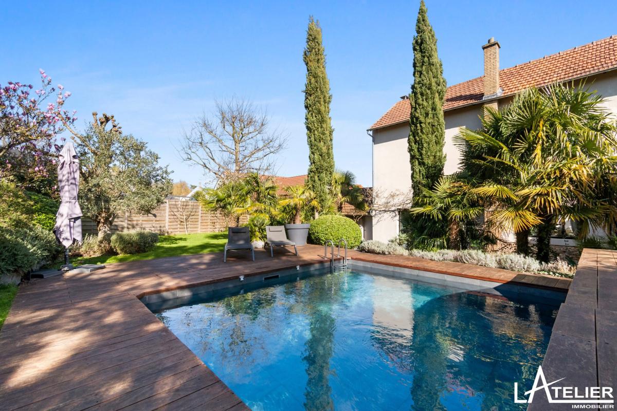 Maison 7 pièces 210 m² · à Orgeval · 210 m² · 980 000 €