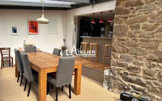 Spacieuse longère rénovée – 6 chambres et bureaux à 15 min de Nantes