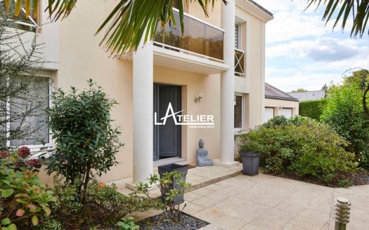 La Familiale contemporaine, triple garage, grand jardin